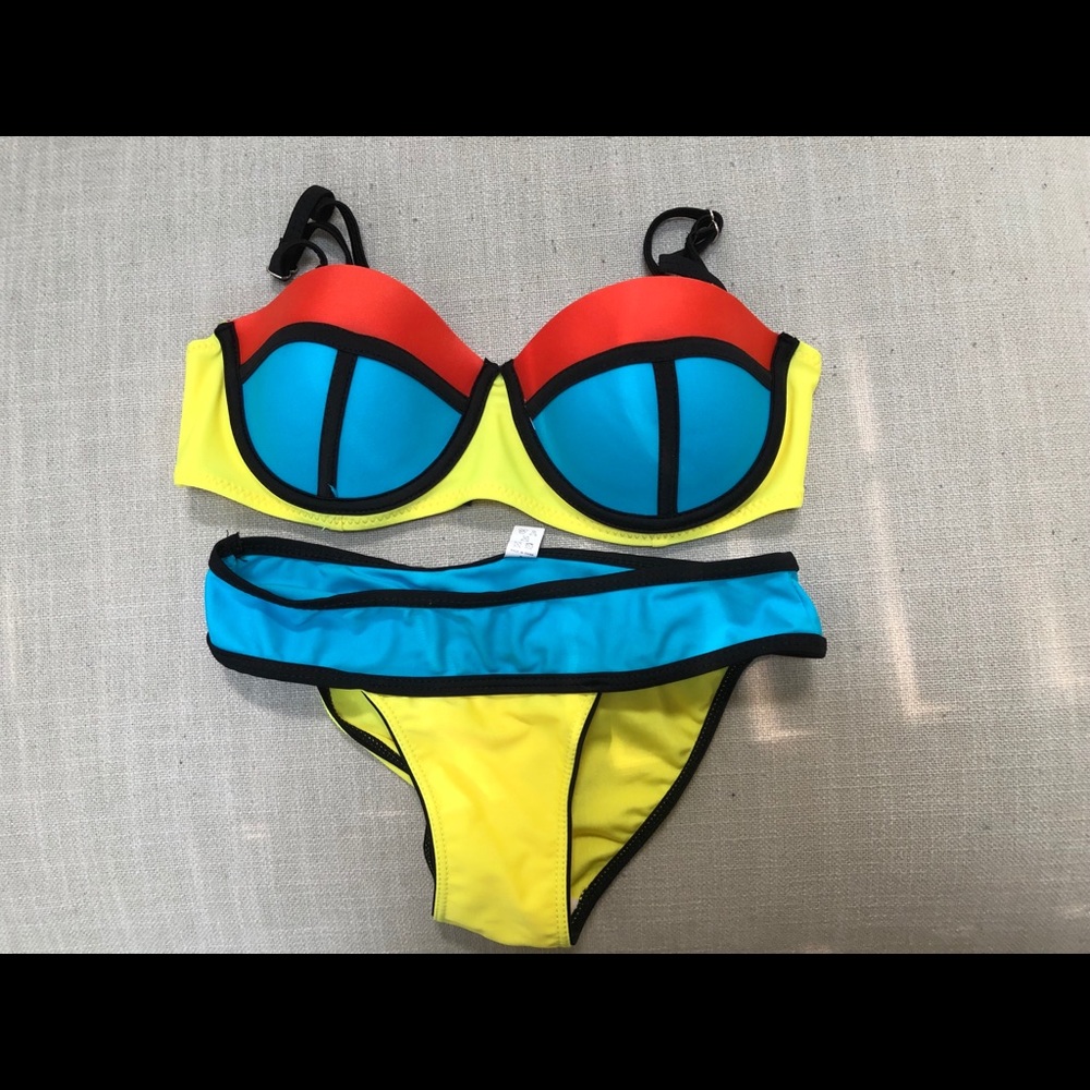 Colorblock swimsuit bikini top and bottom